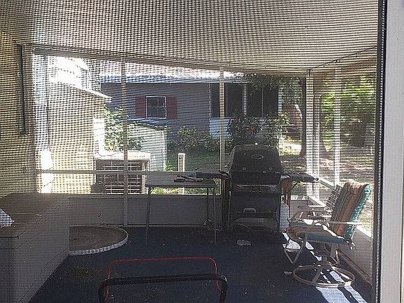 3rd image of 413 Forest Ln