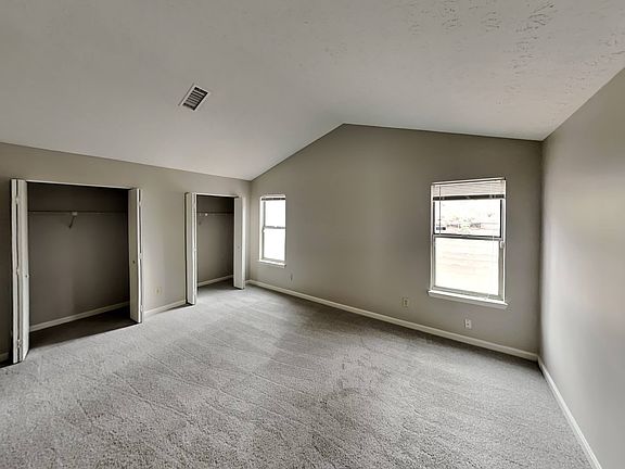 2nd image of 937 Fox Valley Ct
