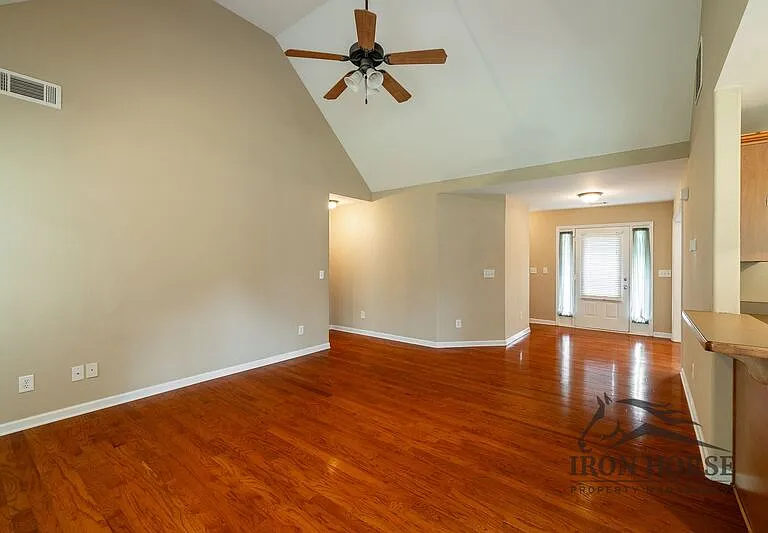 285 Finch Way — Photo 8
