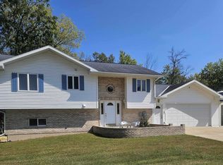516 East St, Blue River, WI 53518