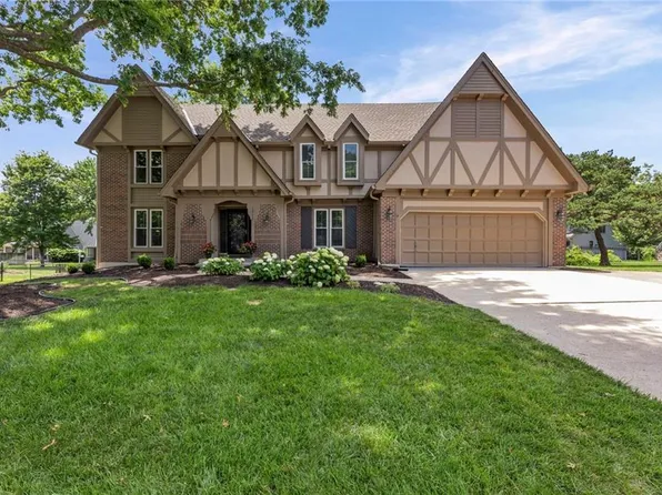 12112 Aberdeen Rd, Leawood, KS 66209