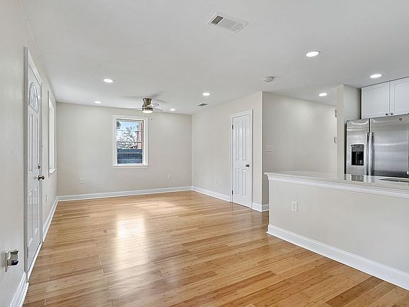 3rd image of 600 Randolph Ave