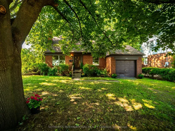 2050 Russett Rd, Mississauga, ON L4Y 1B9
