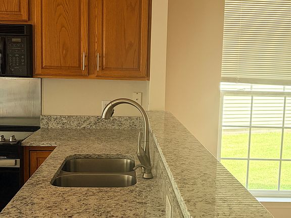 4th image of 3538 Laurenhurst Ln