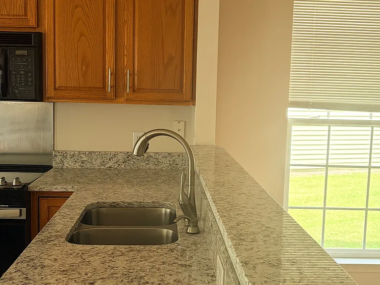 3538 Laurenhurst Ln — Photo 9