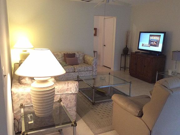4th image of 5350 Mirror Lakes Blvd