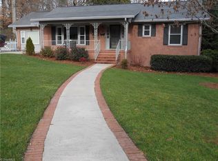 412 Robin Rd, Mount Airy, NC 27030