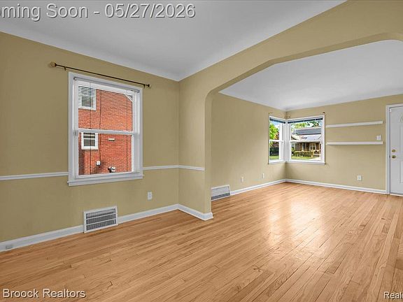 4th image of 1311 Harvard Rd