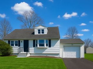 23 Thomas Rd, Somerset, NJ 08873