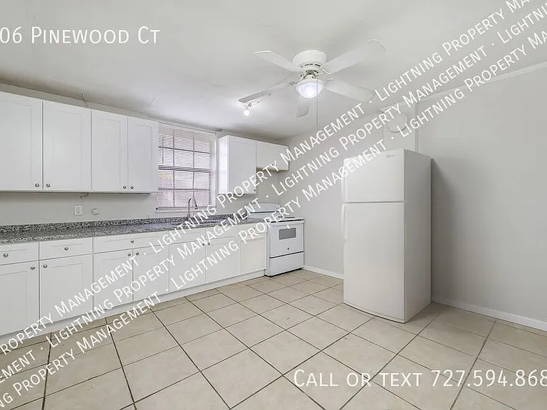406 Pinewood Ct — Photo 11