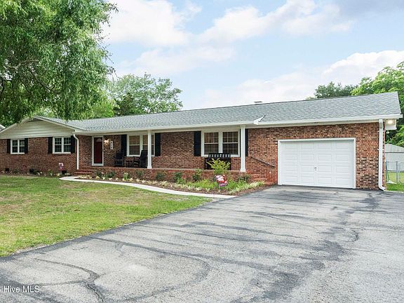 5th image of 810 Bragg Drive