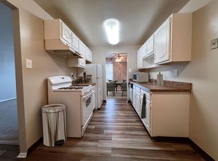 2200 Milton Rd #HB-303, Cleveland, OH 44118