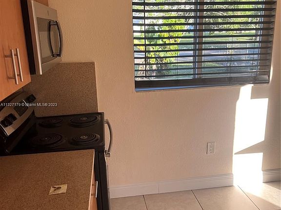 2nd image of 416 NW 16th Ave #1-3