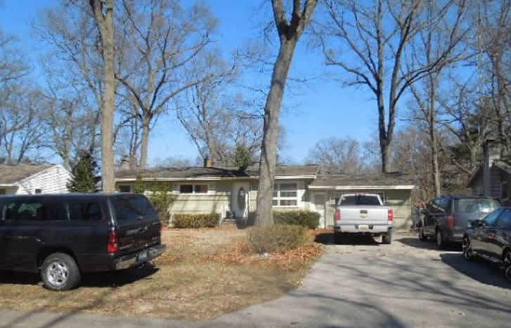 1st image of 2362 Castle Ave