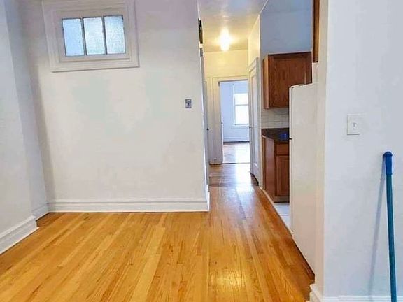 3rd image of 50-55 42nd St #2