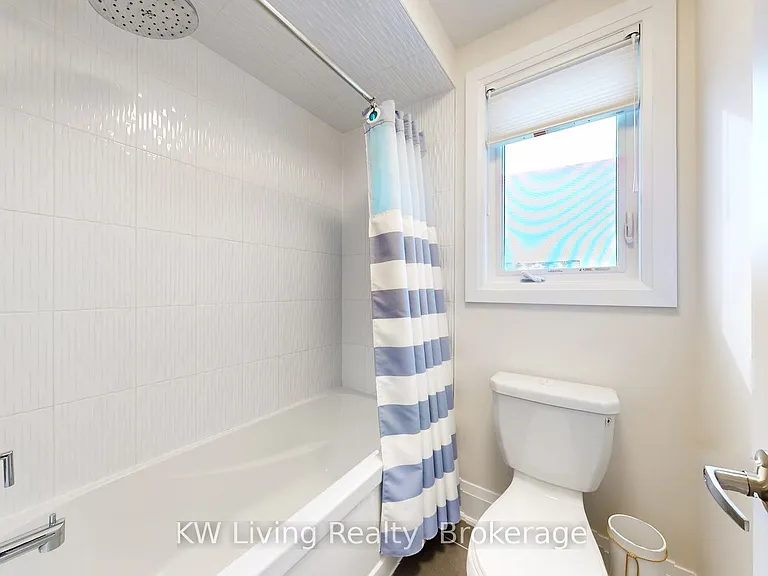 92 Giardina Cres — Photo 43