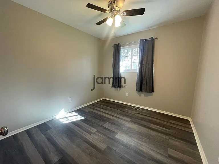 635 Yacavona St — Photo 16