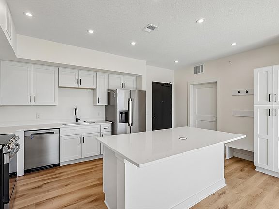 3rd image of 1310 Murphy St #211