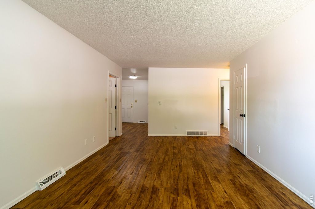 2437-2439 Clearview Ave