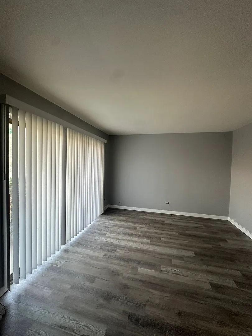 2 bed, 950 sqft, $1,500 — Photo 3