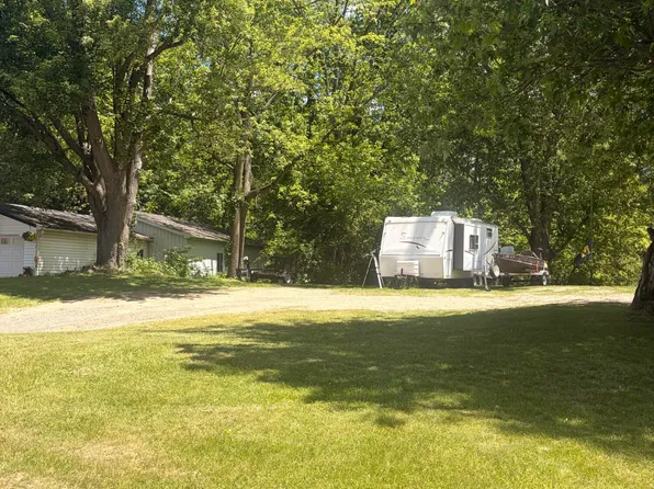 627 Fairyland Ave, Jackson, MI 49202