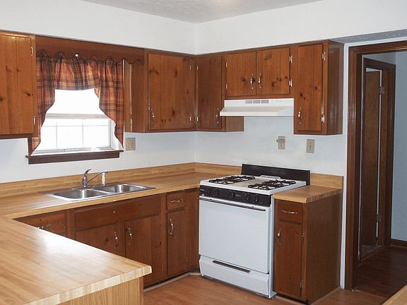 5th image of 3935 Arbor Ln SE