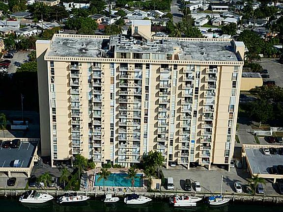 2nd image of 2350 Ne 135 St #1109