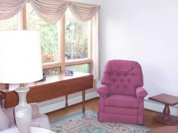 630 Shannock Rd, South Kingstown, RI 02879