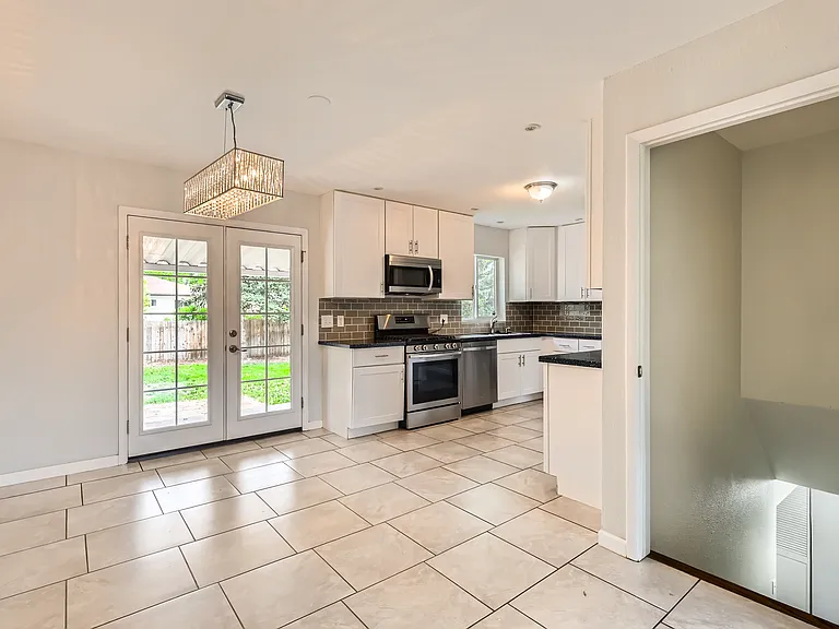 3066 S Wolff St — Photo 4