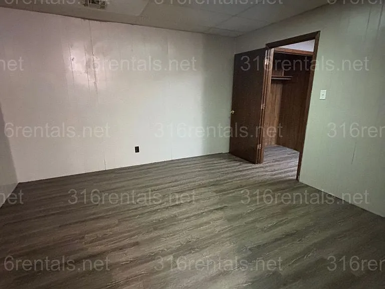 111 W Pine — Photo 4