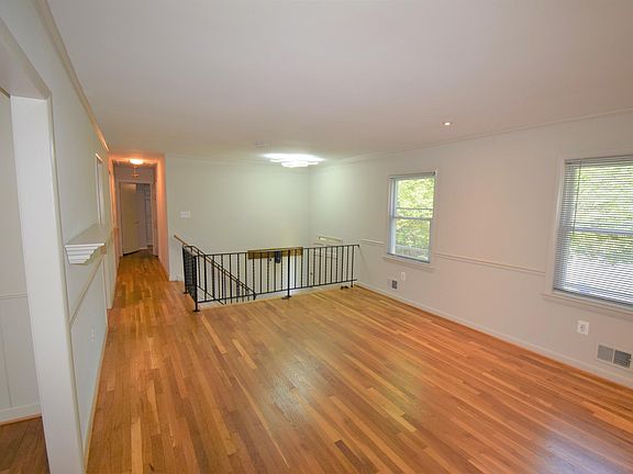 3rd image of 4517 Kerrybrooke Dr