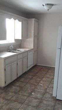 4th image of 955 Live Oak Cir