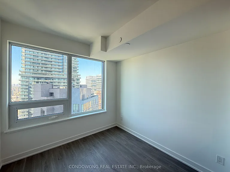 8 Wellesley St W #3301 — Photo 3