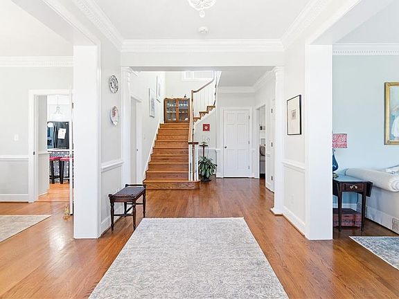4th image of 2306 Hickory Ave