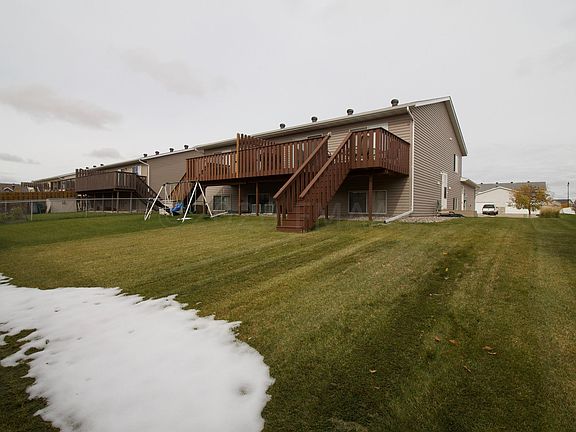 5th image of 1049 41st Ave W