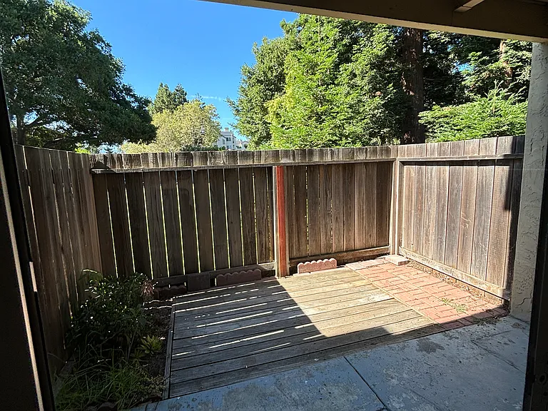 Aegena — Photo 48