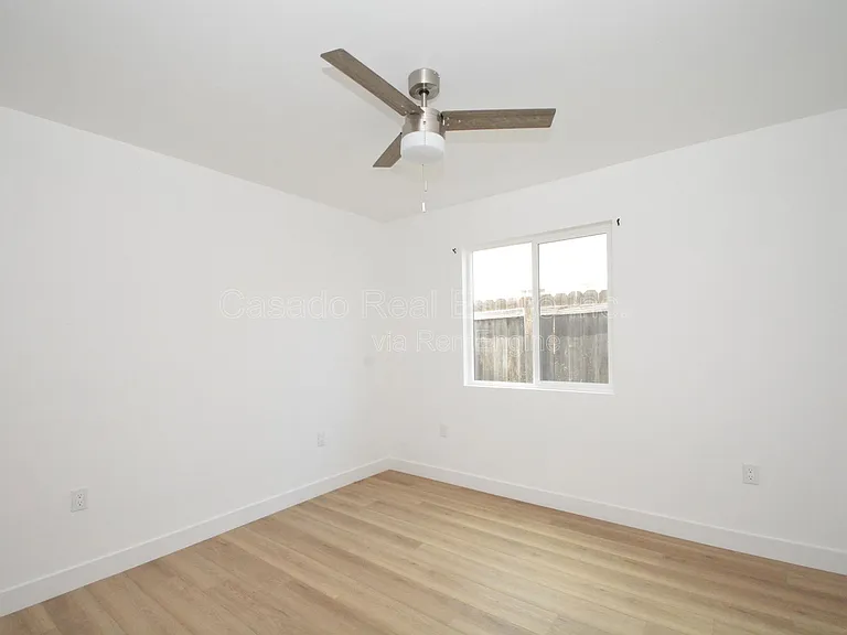 134 E Market St — Photo 6