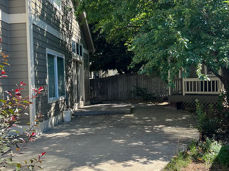 10525 Birch St — Photo 16