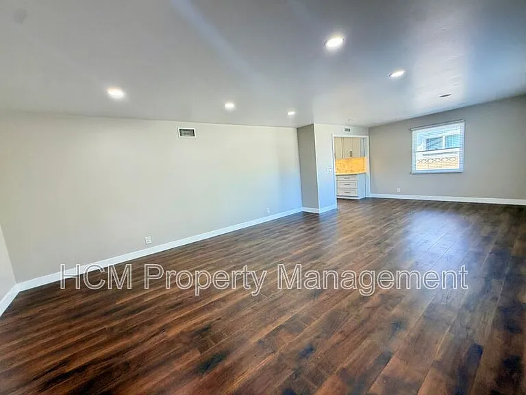 318 S California St — Photo 3