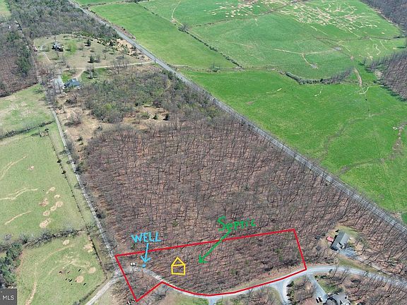 2nd image of 2 Blackthorne Ridge Rd