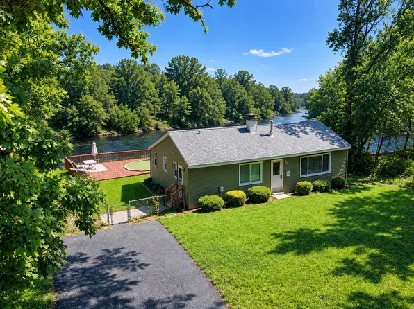 170 Hilldale Ln, Port Barrington, IL 60010