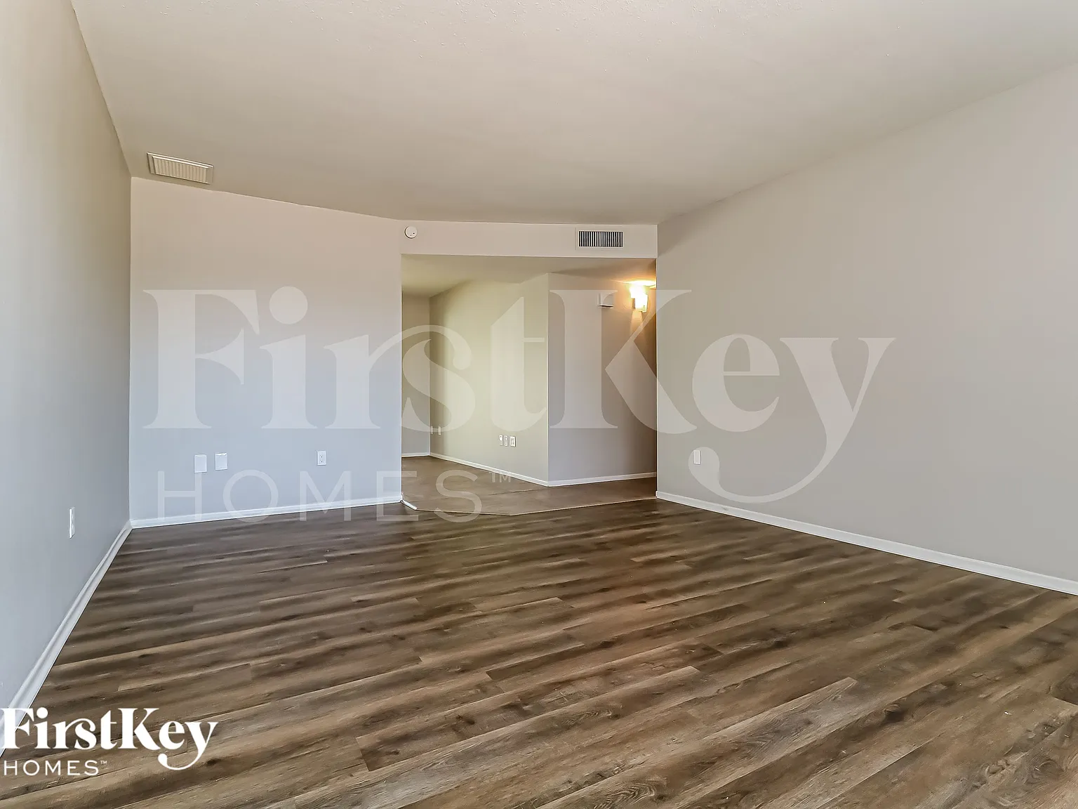 3 bed, 2.0 bath, 1638 sqft, $2,365 — Photo 4