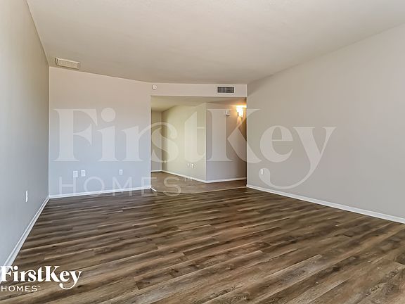 4th image of 4720 W Larkspur Dr