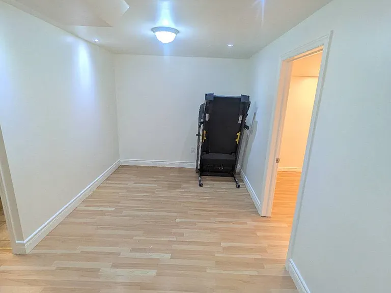 5030 Heatherleigh Ave #9 — Photo 13