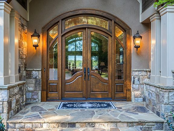 4th image of 100 Knollwood Ct