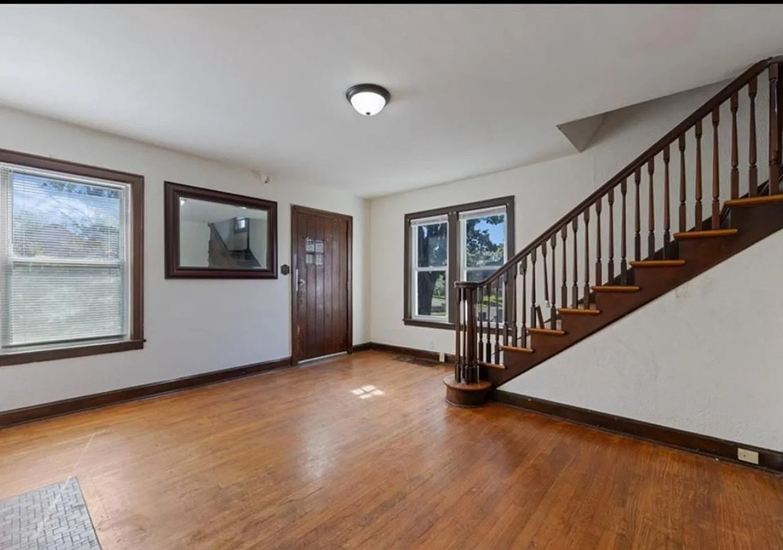 3 bed 1.5 bath home — Photo 2