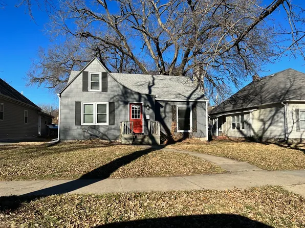 922 Thurston St, Manhattan, KS 66502
