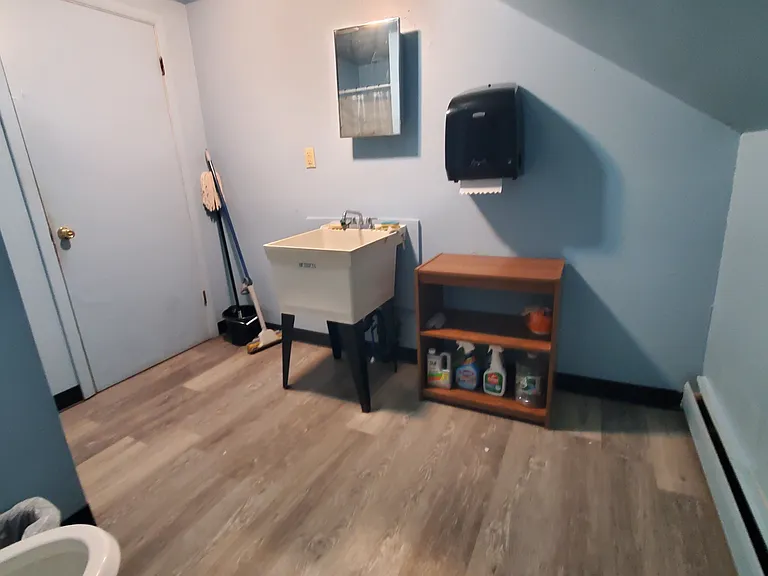 946 Main St #11 — Photo 8