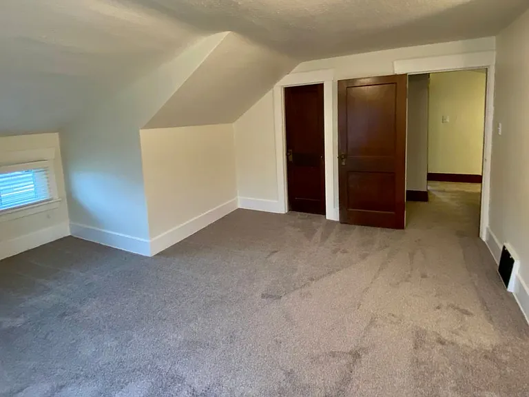 15721 Main St E — Photo 26