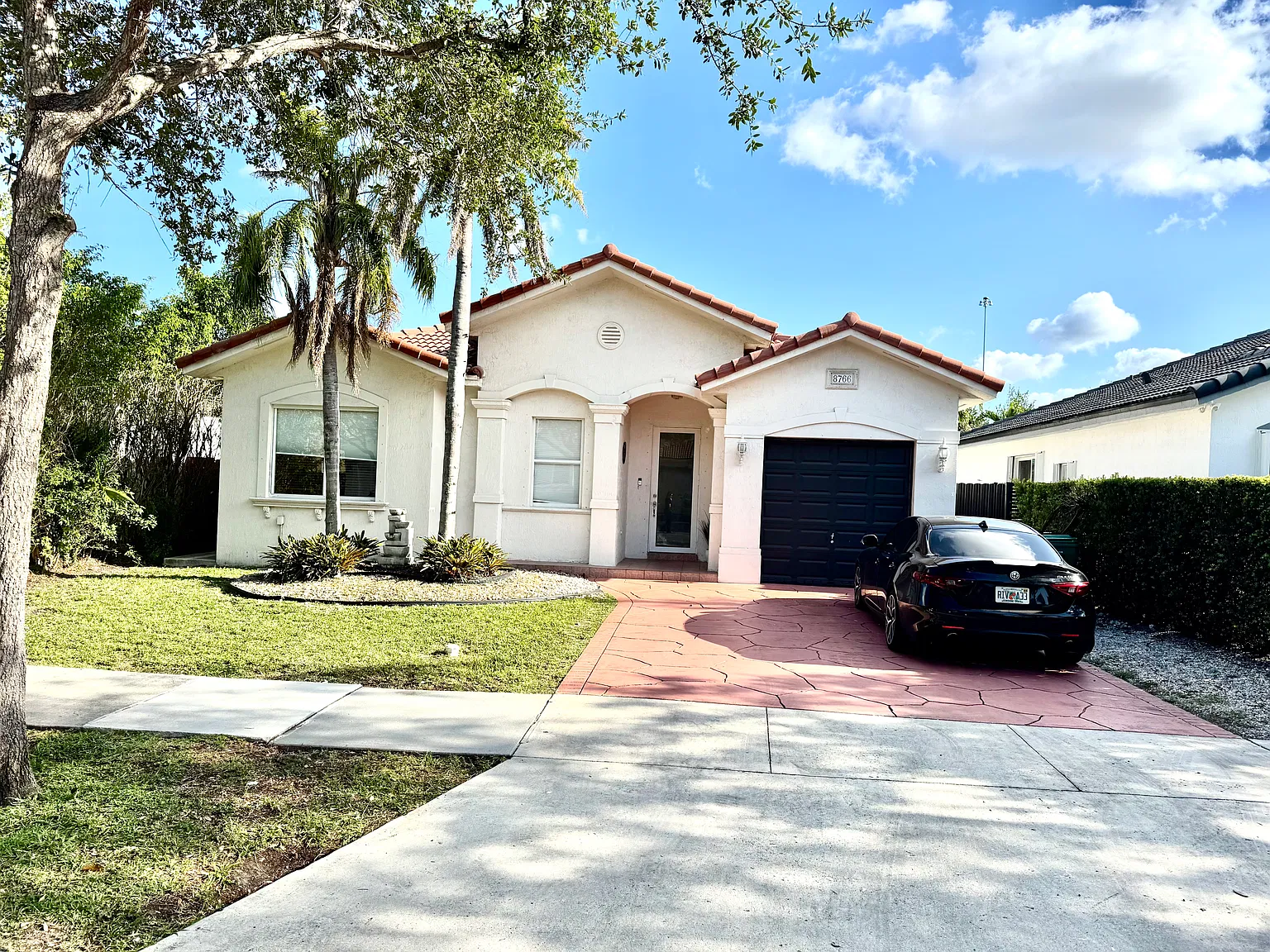 3 bed, 2000 sqft, $3,900 — Photo 1